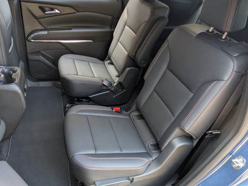 Used 2025 Chevrolet Traverse Z71 w/ Driver Confidence Package image 17