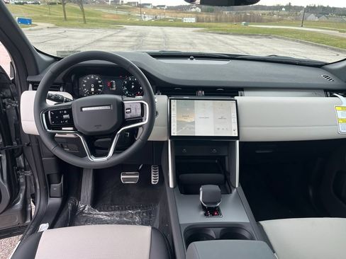 New 2026 Land Rover Discovery Sport Landmark AWD/4WD image 12
