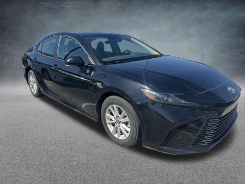 Used 2025 Toyota Camry LE FWD image 29