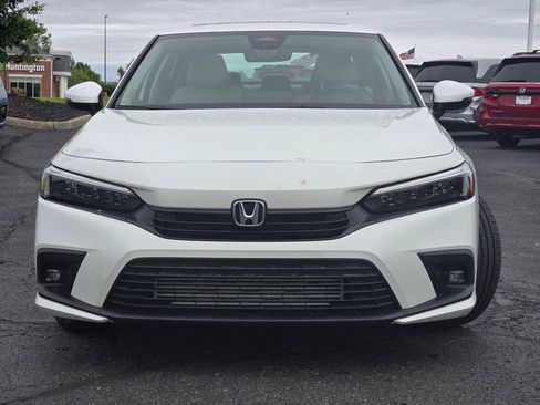 Used 2024 Honda Civic Touring image 3