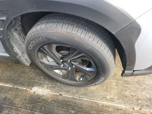 Used 2024 Subaru Crosstrek 2.0i image 5