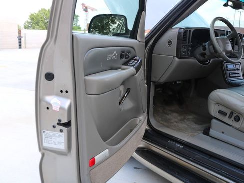 Used 2001 GMC Yukon XL Denali AWD/4WD image 82