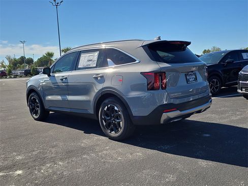 New 2026 Kia Sorento S image 6
