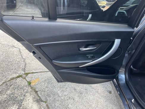 Used 2018 BMW 320i Sedan image 13