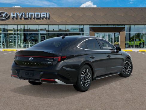 New 2026 Hyundai Sonata Limited FWD image 4