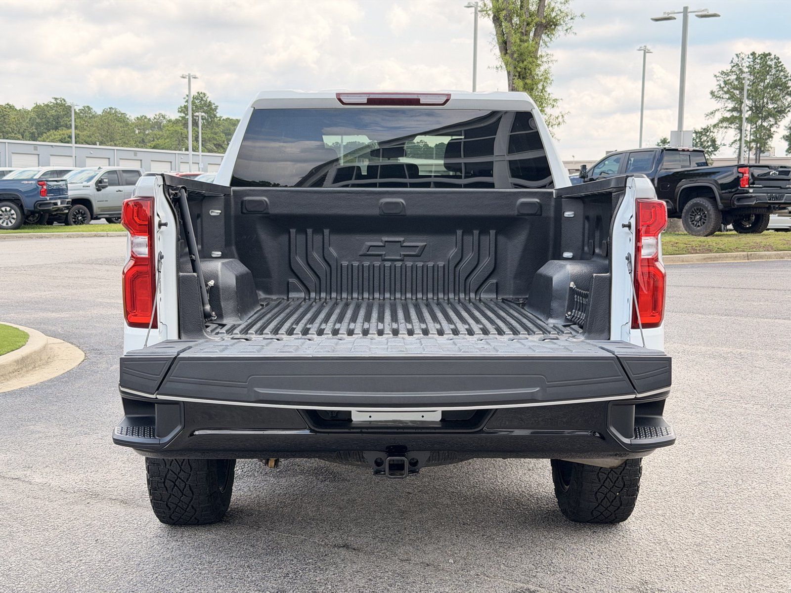 Used 2023 Chevrolet Silverado 1500 LT Trail Boss AWD/4WD image 31
