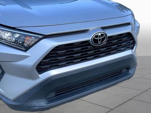 Used 2021 Toyota RAV4 XLE Premium FWD image 32