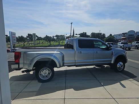 Used 2022 Ford F450 Platinum w/ FX4 Off-Road Package AWD/4WD image 6