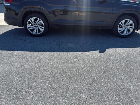 Used 2023 Volkswagen Atlas SE image 6