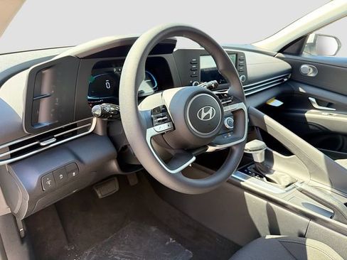 New 2026 Hyundai Elantra SE FWD image 9