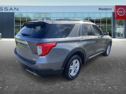 Used 2022 Ford Explorer XLT w/ Equipment Group 202A AWD/4WD image 5