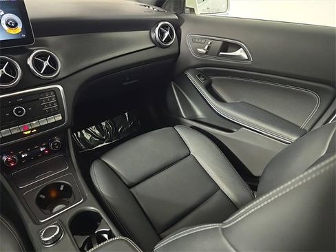 Certified 2020 Mercedes-Benz GLA 250 4MATIC image 21