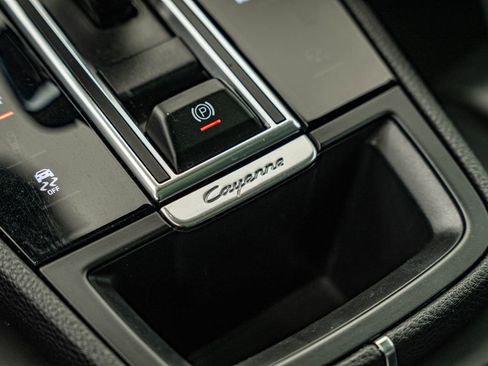 Certified 2023 Porsche Cayenne Platinum Edition AWD/4WD image 36