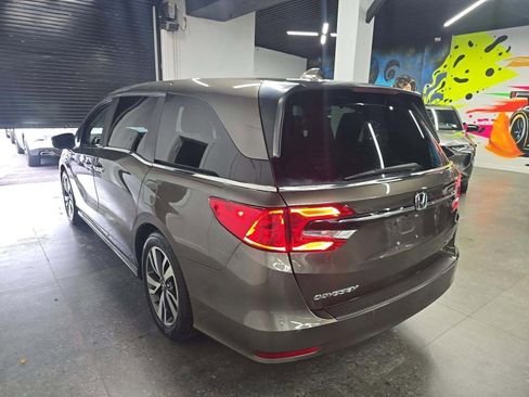 Used 2021 Honda Odyssey Touring image 2