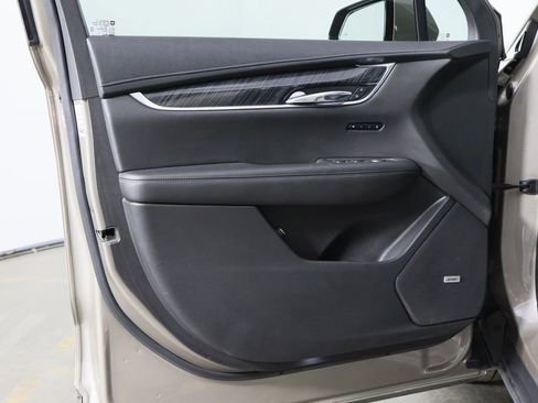 Used 2022 Cadillac XT6 Premium Luxury image 22