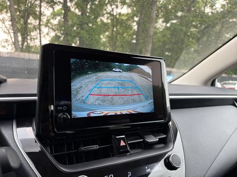 Used 2025 Toyota Corolla LE FWD image 22