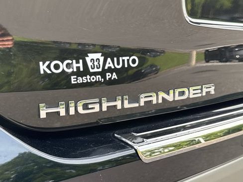 Used 2021 Toyota Highlander Platinum AWD/4WD image 18