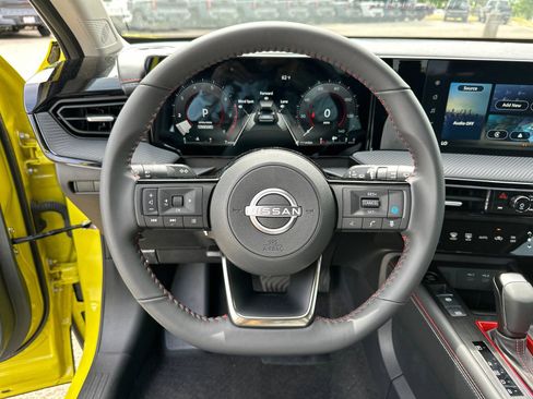 Certified 2025 Nissan Kicks SR FWD image 21