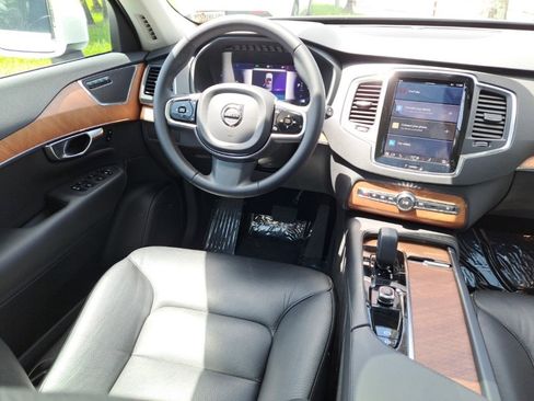 Used 2023 Volvo XC90 B6 Core image 12