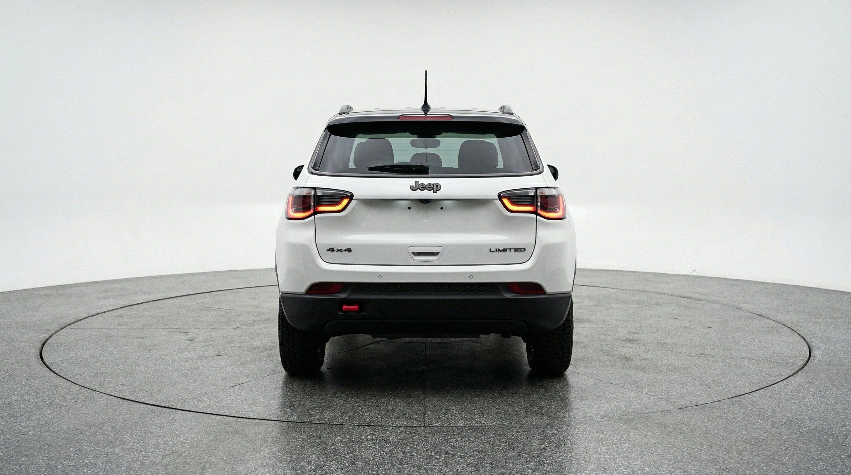 Used 2025 Jeep Compass Trailhawk AWD/4WD image 7