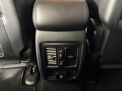 Used 2020 Jeep Grand Cherokee Altitude AWD/4WD image 26