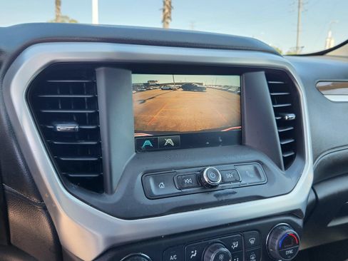 Used 2018 GMC Acadia SLE FWD image 23