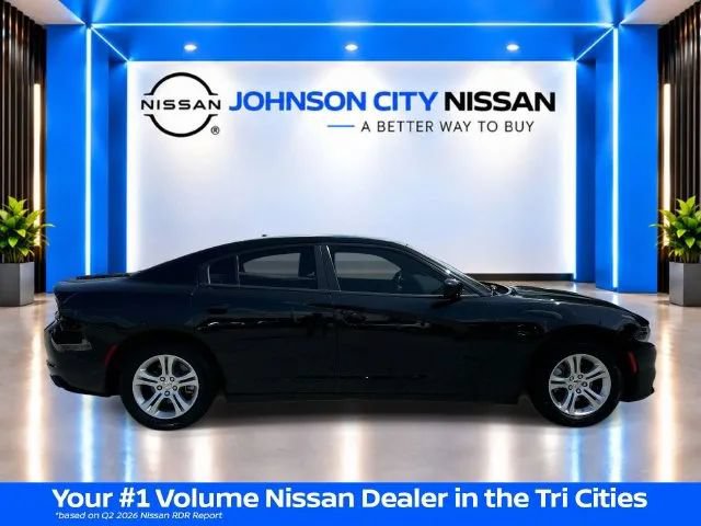 Used 2022 Dodge Charger SXT RWD image 3