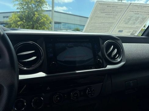 Used 2018 Toyota Tacoma TRD Off-Road AWD/4WD image 28