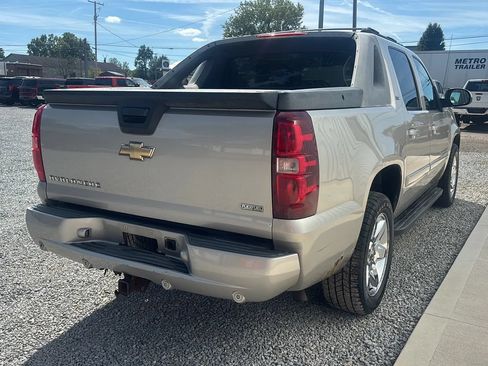 Used 2007 Chevrolet Avalanche LTZ w/ LTZ Preferred Equipment Group AWD/4WD image 8