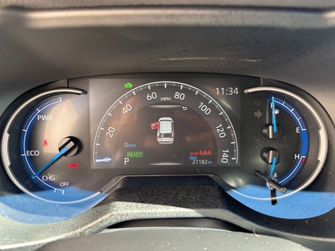 Used 2025 Toyota RAV4 LE image 40