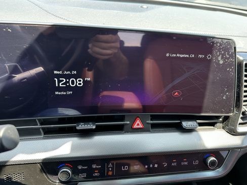 Certified 2025 Kia Sportage SX Prestige AWD/4WD image 29