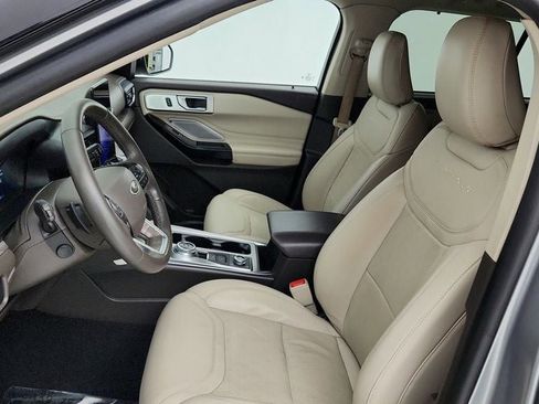 Used 2021 Ford Explorer Platinum w/ Equipment Group 601A image 22