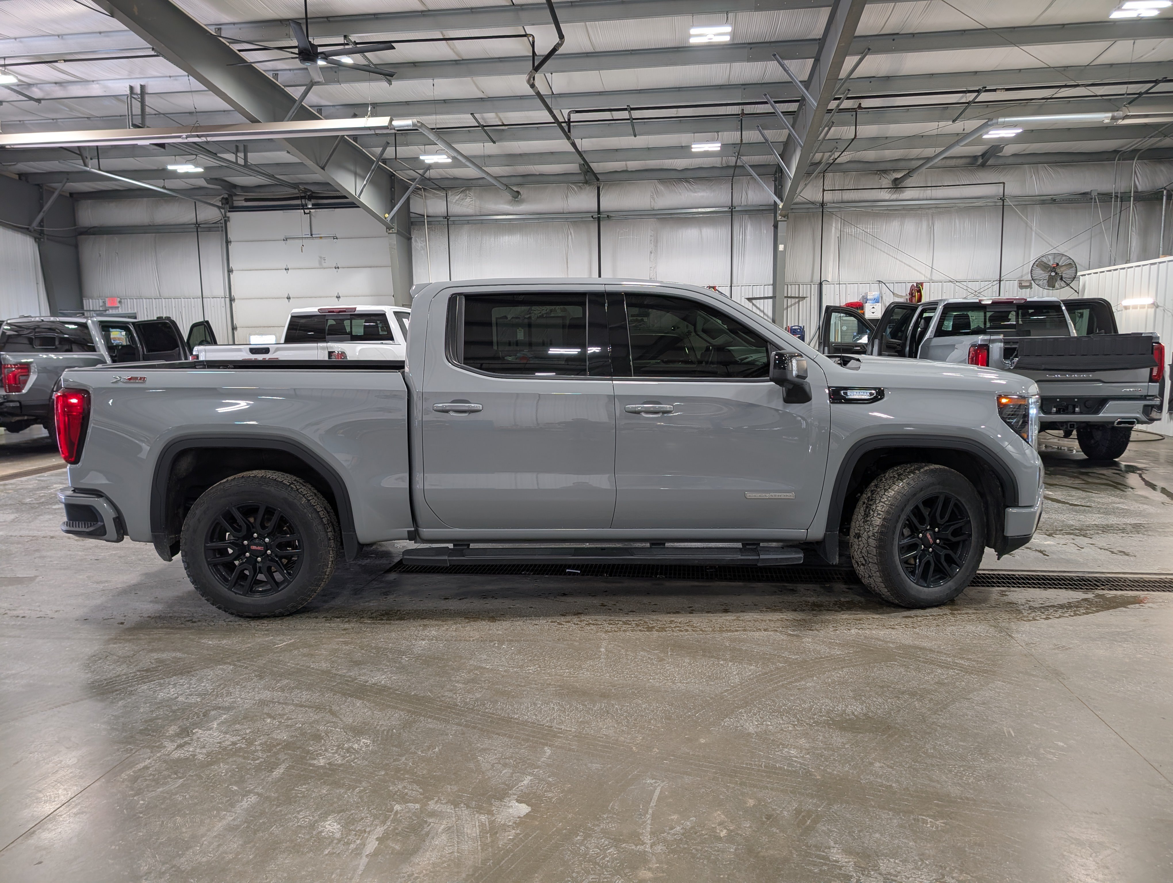 Used 2024 GMC Sierra 1500 Elevation w/ Elevation Premium Package AWD/4WD image 2