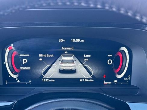 Used 2025 Nissan Pathfinder Platinum w/ Cargo Package image 16