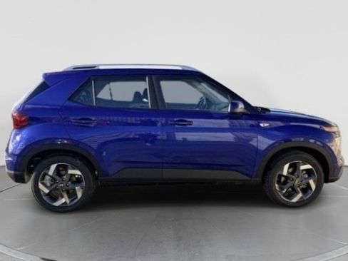 New 2026 Hyundai Venue SEL FWD image 8