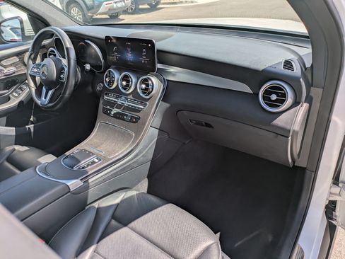 Used 2021 Mercedes-Benz GLC 300 4MATIC image 34