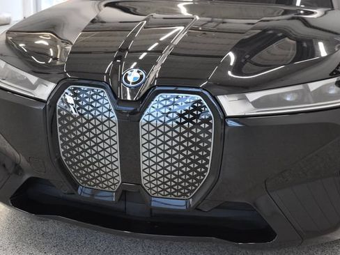 Used 2024 BMW iX xDrive50 w/ Sport Package AWD/4WD image 14