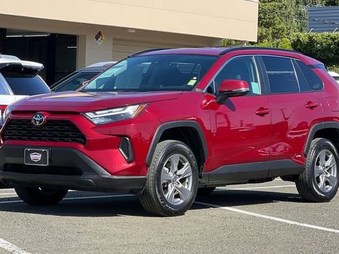 Used 2025 Toyota RAV4 XLE AWD/4WD image 11