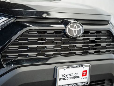 Used 2025 Toyota RAV4 XLE image 9