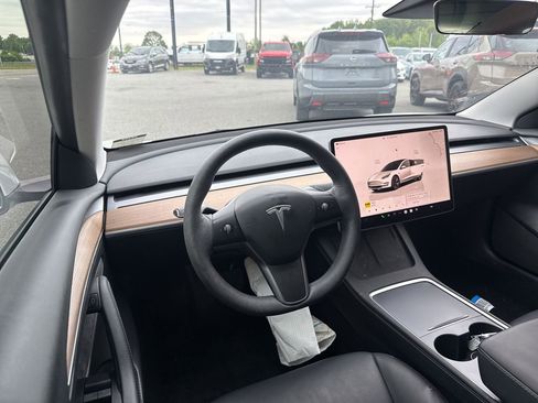 Used 2022 Tesla Model 3 Long Range AWD/4WD image 4