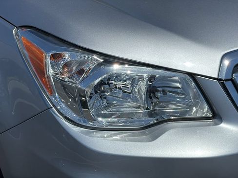 Used 2016 Subaru Forester 2.5i Limited AWD/4WD image 8