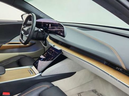 Used 2023 Lucid Air Touring image 20