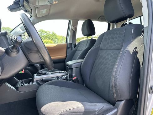 Used 2019 Toyota Tacoma SR5 RWD image 22