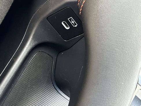 Used 2025 Honda HR-V Sport image 25