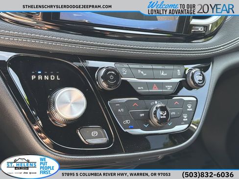 New 2027 Chrysler Pacifica Select w/ Family Tech Group AWD/4WD image 26