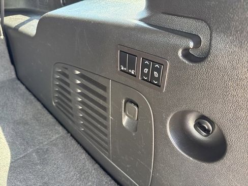 Certified 2020 Chevrolet Suburban Premier w/ Premier 6.2L Value Package image 32