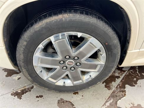 Used 2011 GMC Acadia Denali image 25