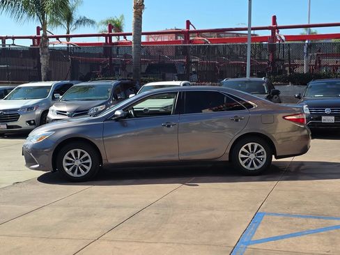 Used 2017 Toyota Camry LE FWD image 9