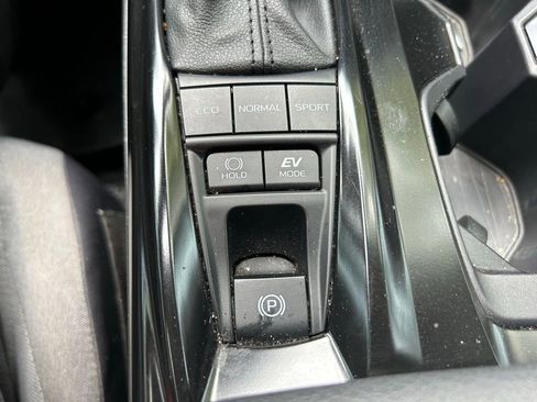 Used 2025 Toyota Camry LE FWD image 26