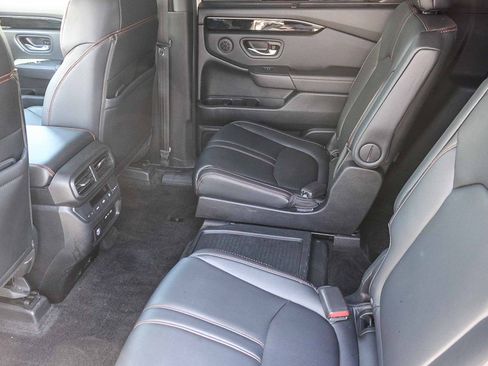 Used 2024 Honda Pilot TrailSport image 19